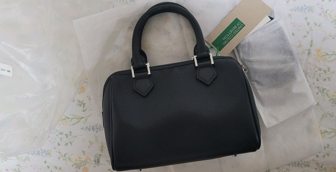 베네통 크로스백 미니보스턴 토트백 셀린느(거의 새제품. 택있음 더스트백0쇼핑백0)--1