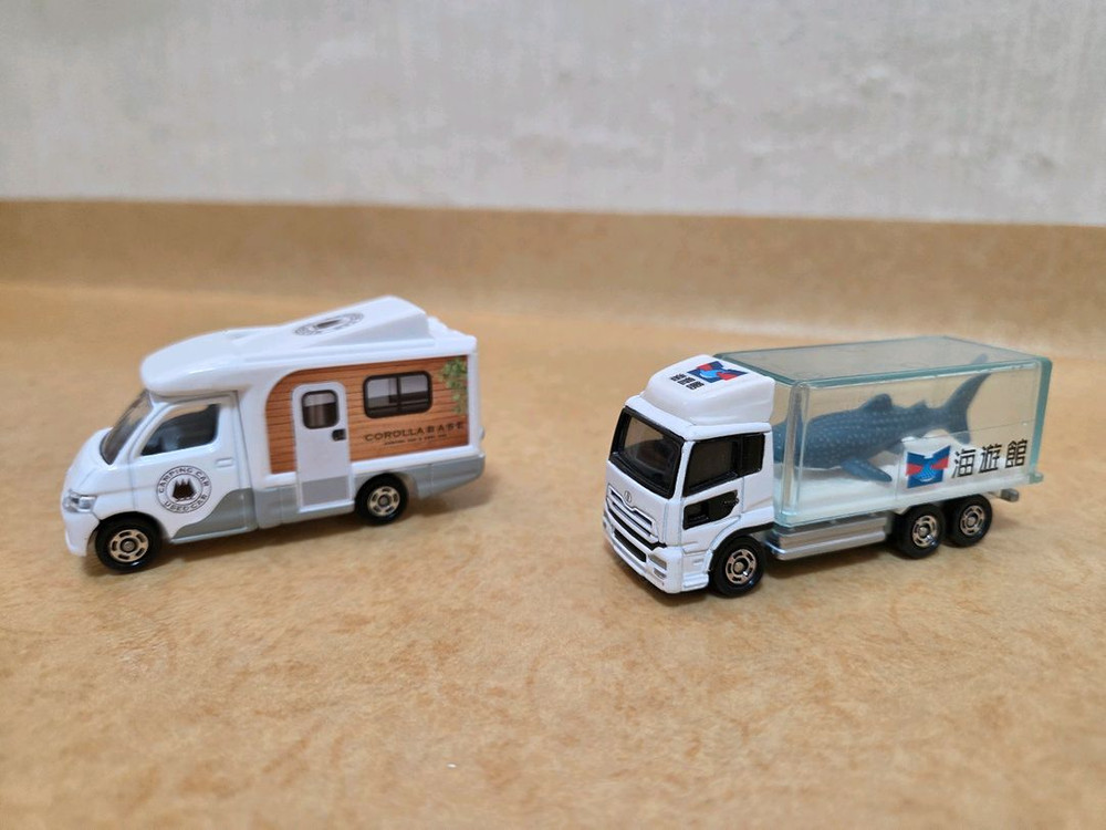 토미카 아쿠아리움트럭, 캠핑카--1