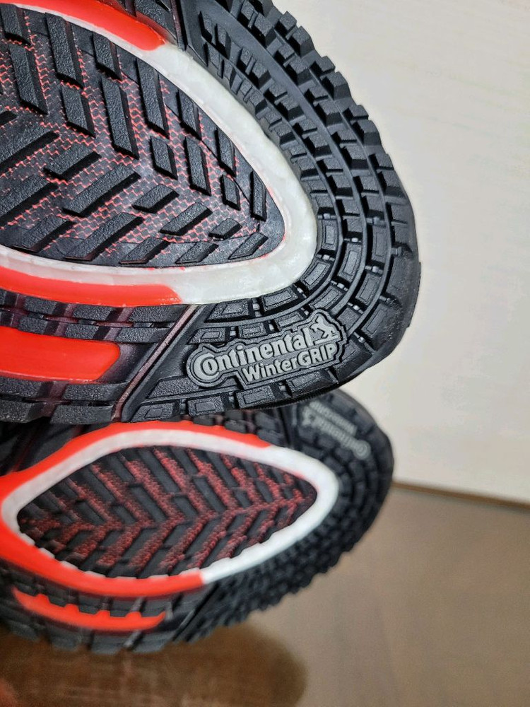 (새상품) 아디다스 울트라부스트 고어텍스 카본블랙--9