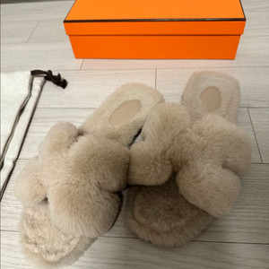 에르메스 오란 샌들 시어링 베쥬카멜 25년 신상컬러 39