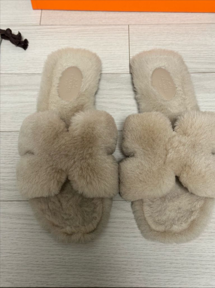 에르메스 오란 샌들 시어링 베쥬카멜 25년 신상컬러 39--1