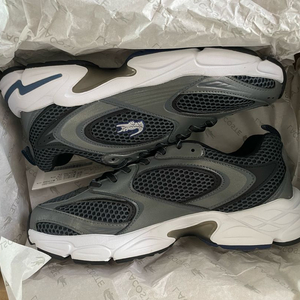 [새상품] 라코스테 패션 운동화 260사이즈 정품