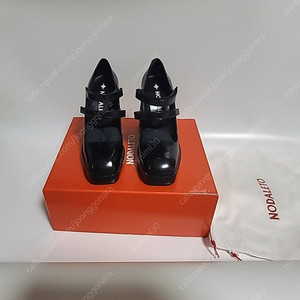 NODALETO노달레토 펌프스 새상품급 정가192만