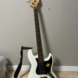 사이어 마커스 밀러 V3 4ST-2세대 화이트 베이스 기타