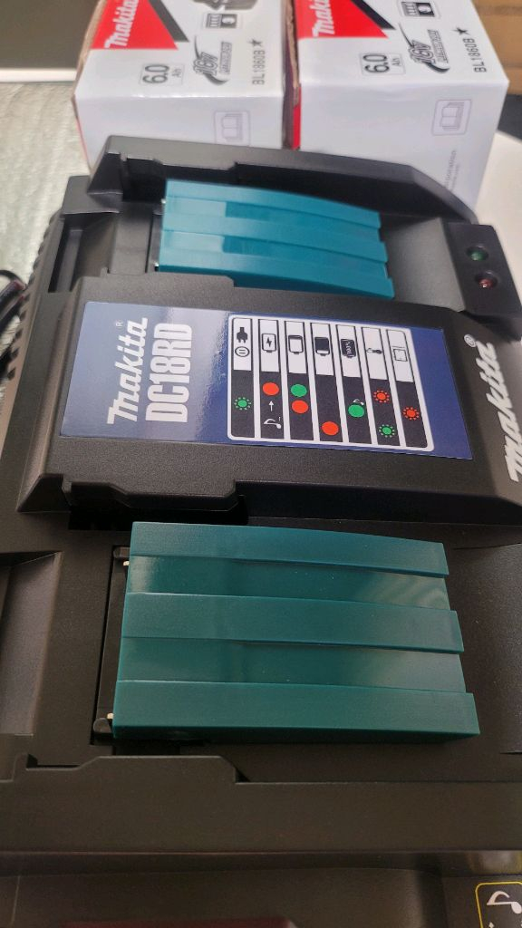 마끼다 듀얼 고속충전기 배터리--2