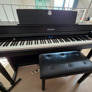 크라우져 CHP-1200S 디지털 피아노 (새거나 다름없음)
