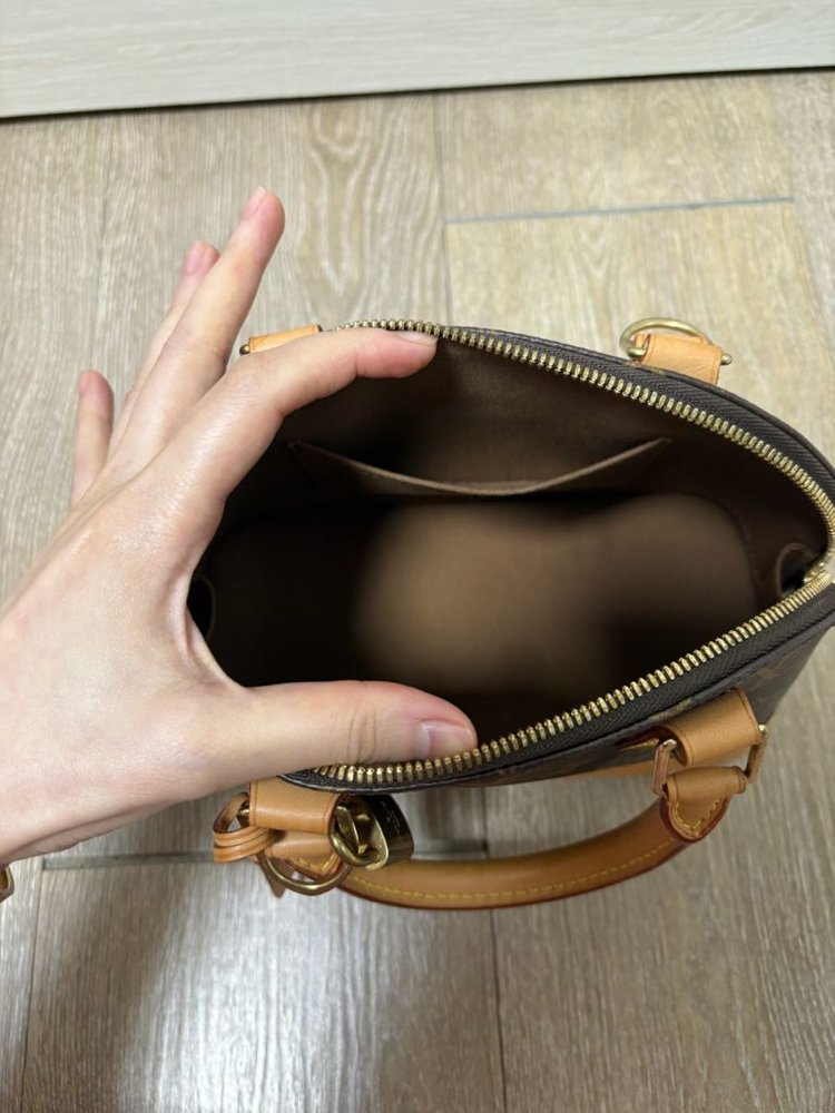 루이비통 알마BB 이미지