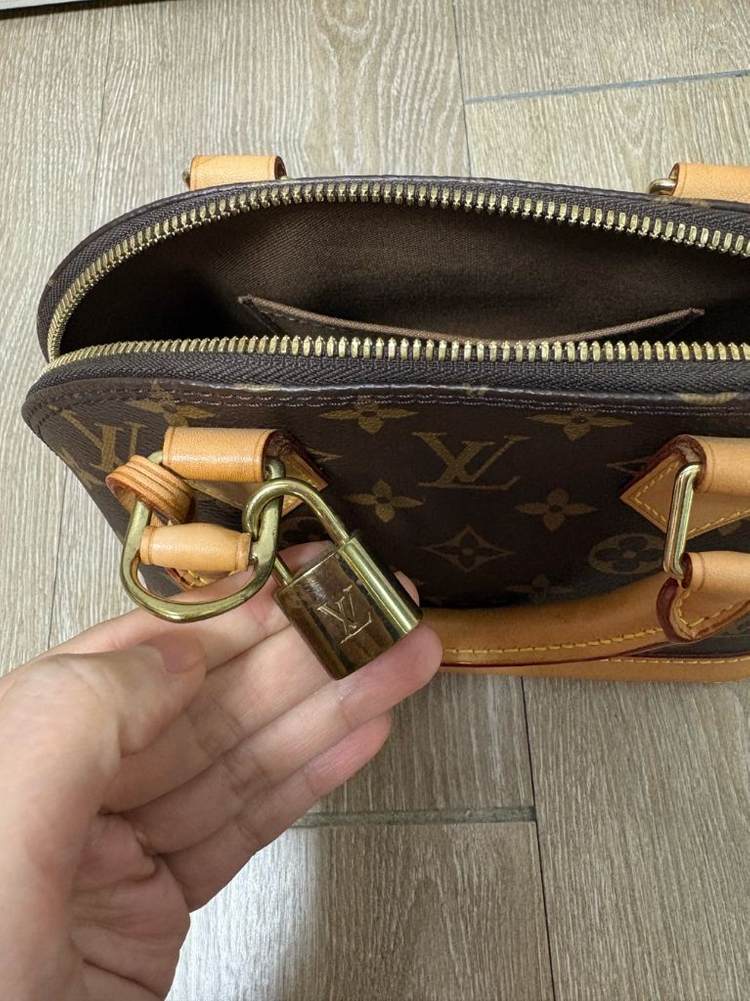 루이비통 알마BB 이미지