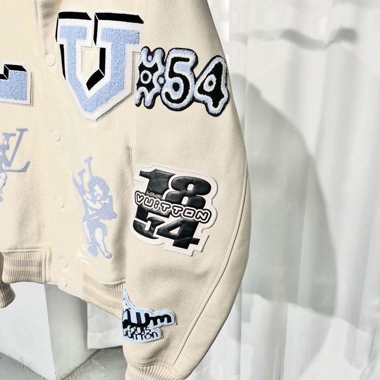 (50)루이비통 크림 바시티 자켓--3