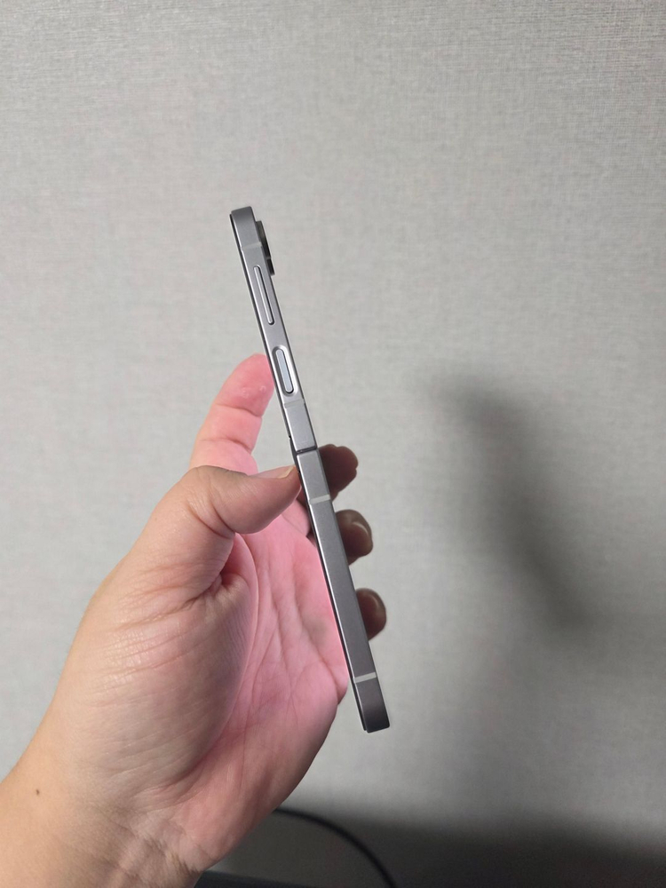 갤럭시 Z플립6 실버 256기가 A급 팝니다 이미지