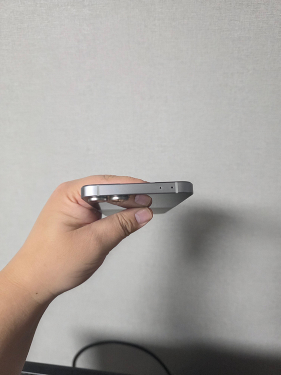 갤럭시 Z플립6 실버 256기가 A급 팝니다 이미지