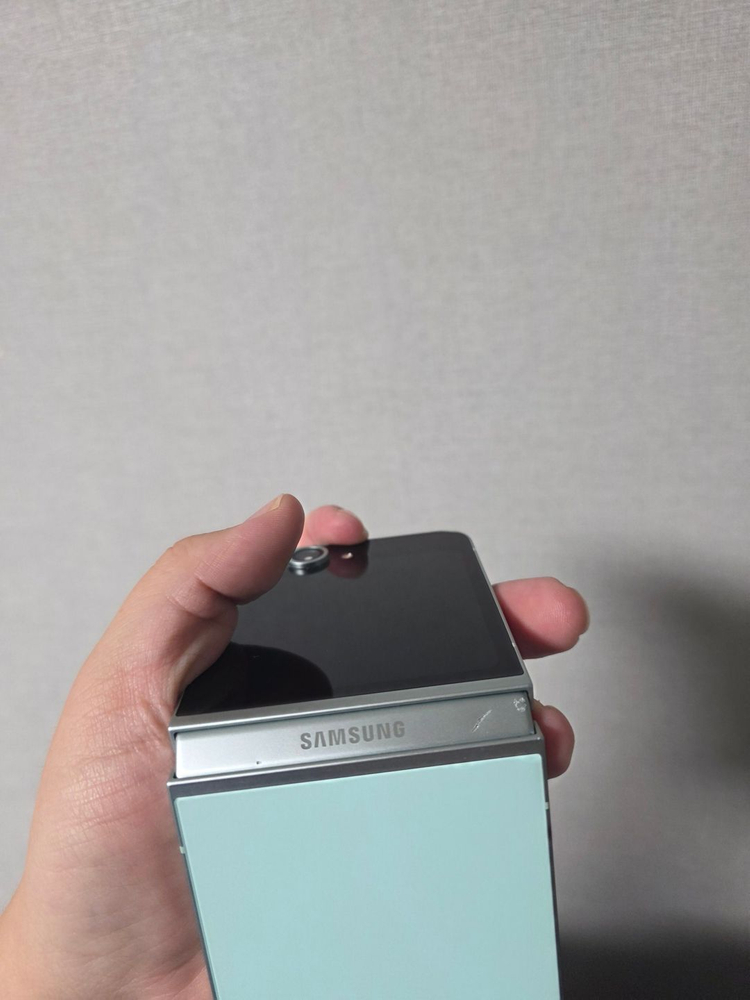 갤럭시 Z플립6 민트 256기가 A급 팝니다 이미지