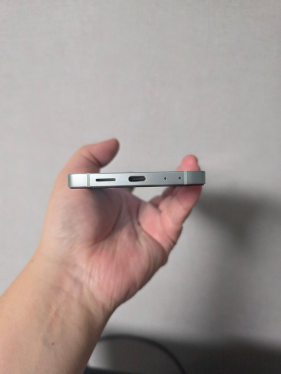 갤럭시 Z플립6 민트 256기가 A급 팝니다 이미지