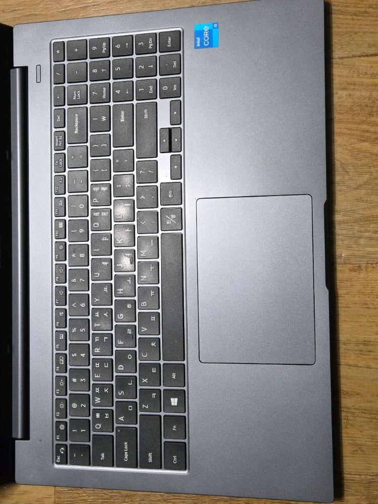 삼성 NT550XDA 이미지