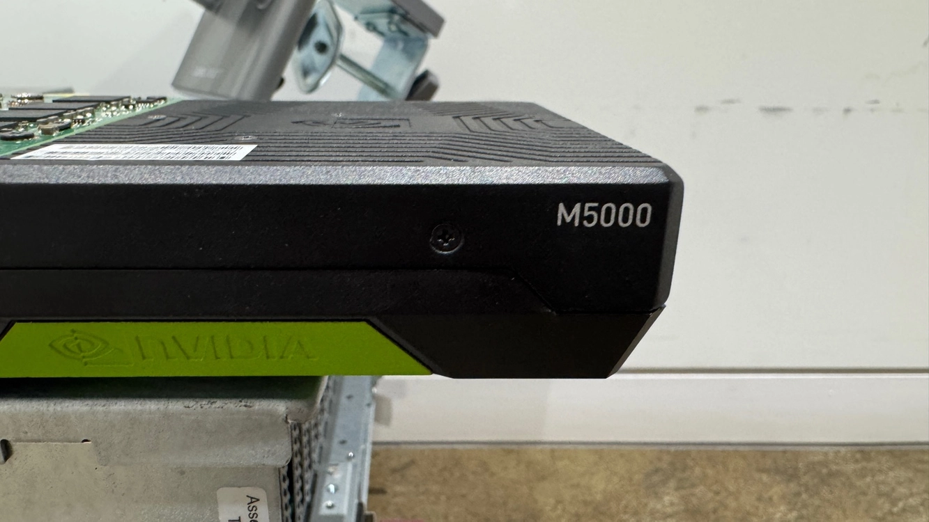 NVIDIA Quadro M5000 그래픽카드 이미지