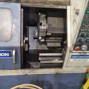 화천 CNC 선반 8인치 작동상태 양호/ 칩콘베어 있음 이미지