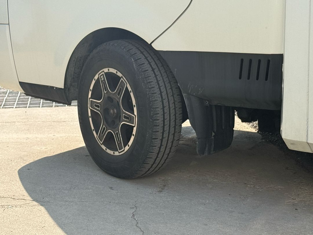 포터2 시티밴 워크스루밴 캠핑카 중고--4