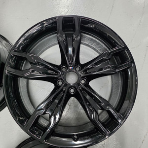 BMW M550i 20인치 668m 순정정품 한대분 블랙 싸게 팝니다. 이미지
