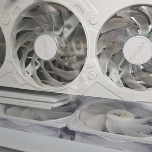 갤럭시 RTX 4070 SUPER 4070s 화이트 ex