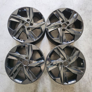 아반떼 CN7 17인치 순정휠 중고휠 블랙휠 팝니다 이미지