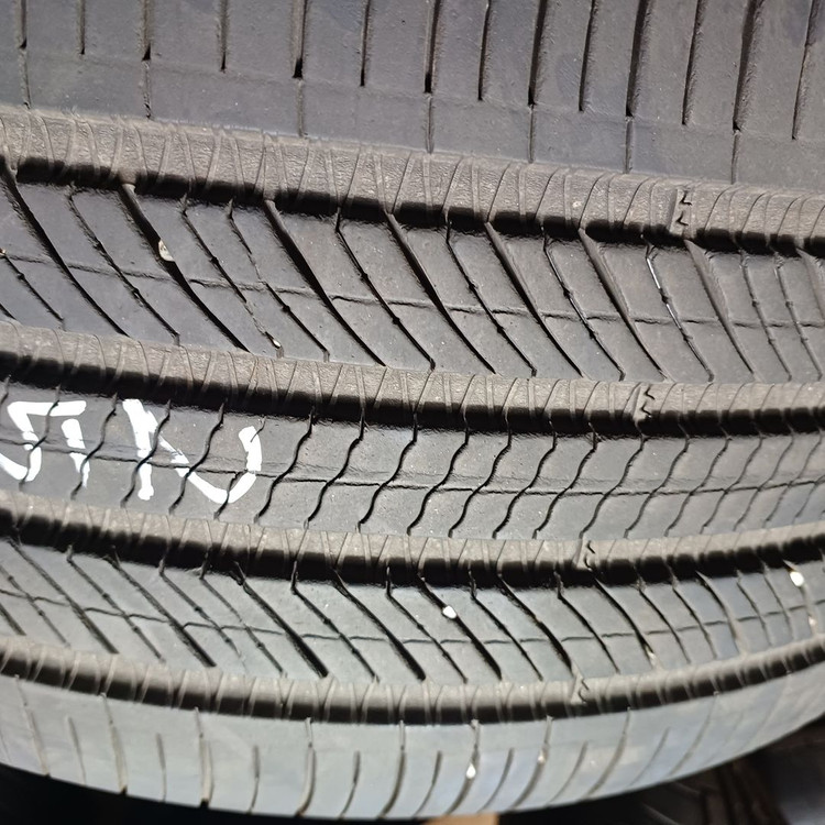 255 45 19 중고타이어 2개 팔아요.--4