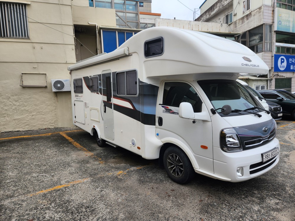 캠핑카 이미지