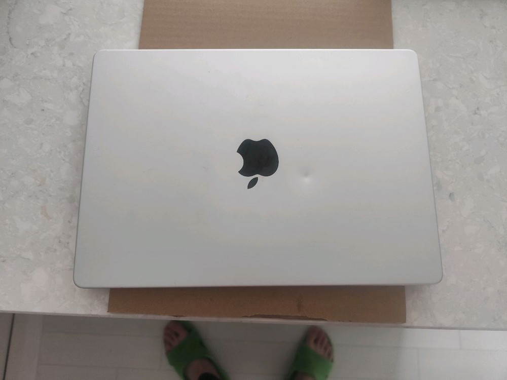 맥북 프로 14 M3 8GB 512GB 이미지