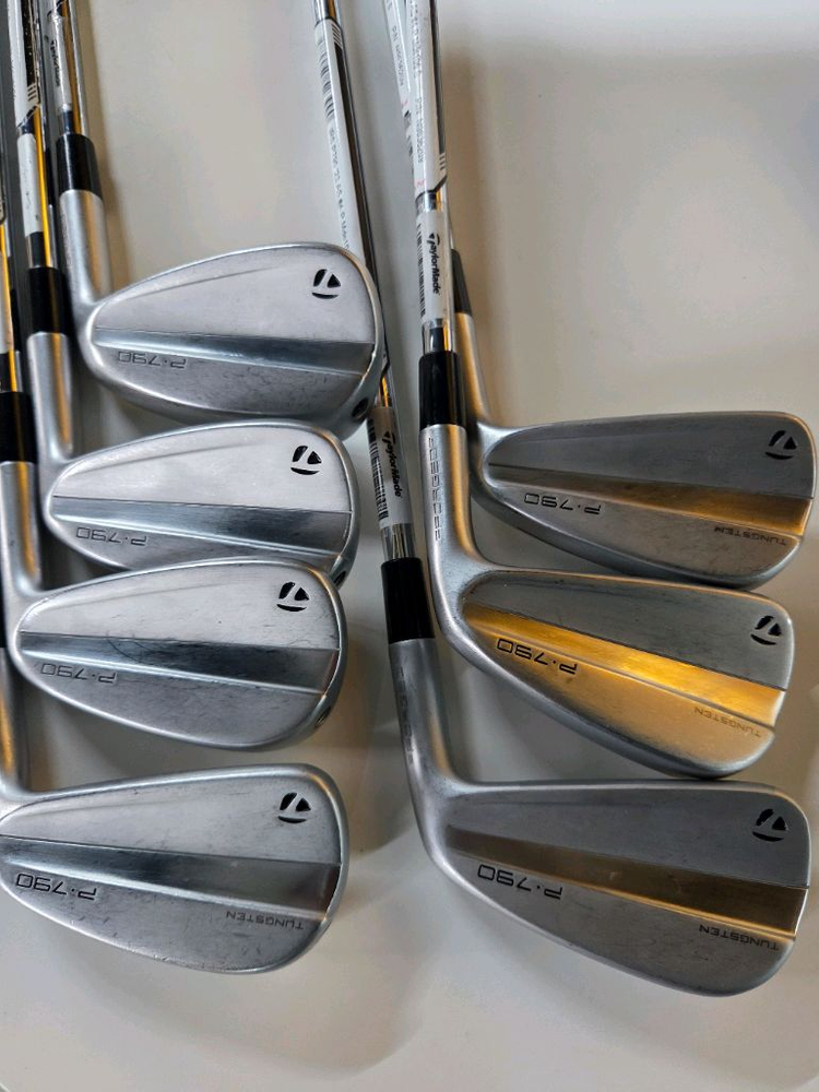 테일러메이드 p790 4세대 모듀스105s 이미지