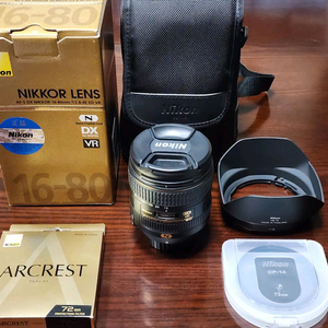 니콘 AF-S DX NIKKOR 16-80mm 1:2.8-4E ED 72mm 팝니다.