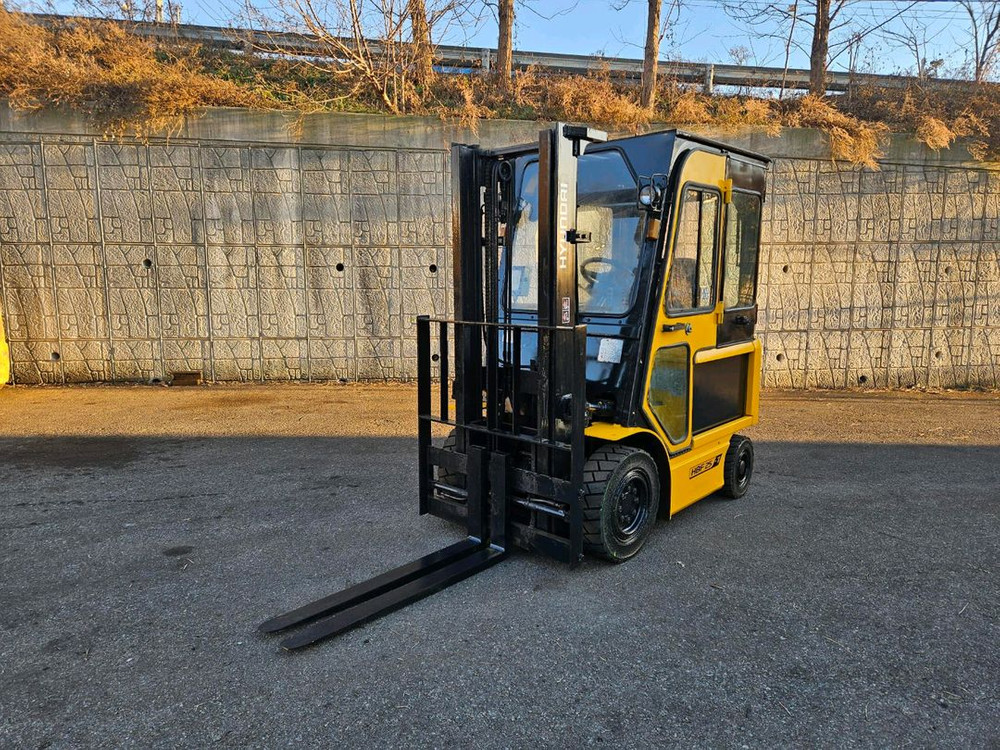 (중고지게차) 현대 HBF25-7 전동 좌식 2.5톤 지게차(자동발, 캐빈, 충전기)--2