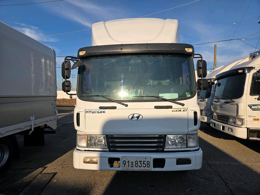 메가트럭 5톤 새익스탑차 단발이 6.25터 270마력--1