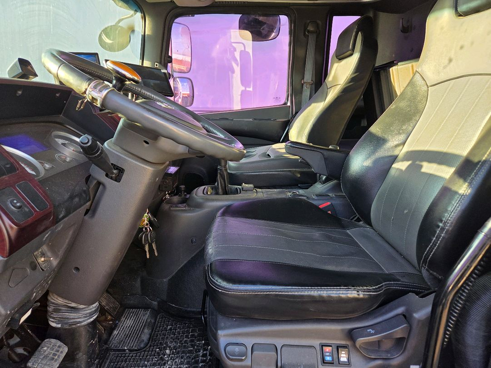 메가트럭 5톤 새익스탑차 단발이 6.25터 270마력--7