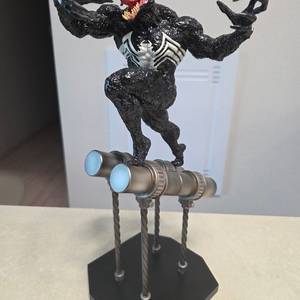 이언스튜디오 베놈 1/10 피규어 스태츄(노박스) 팝니다.