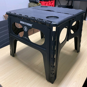 브루클린 웍스 1초 폴딩테이블과 미니 큐브 폴딩체어 2개 세트 일괄 블랙