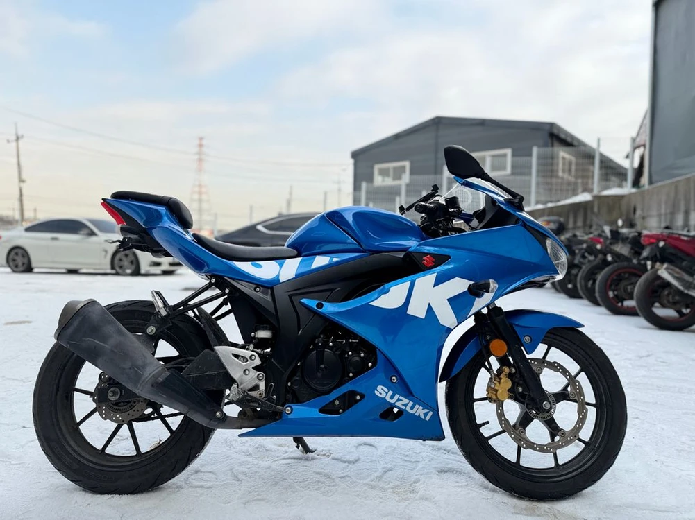 스즈키 GSX-R125 21년식 낮은키로수 판매합니다 이미지