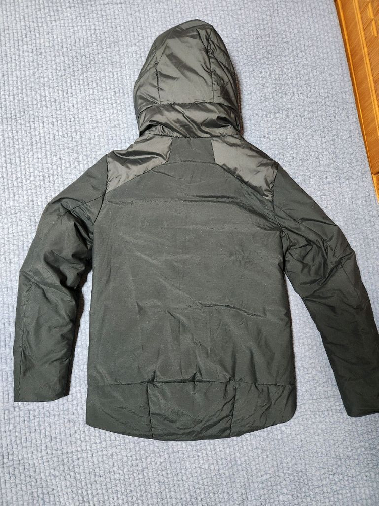 데상트 아우디 스위스팀 오리털 숏패딩90-95사이즈 팔아요 이미지