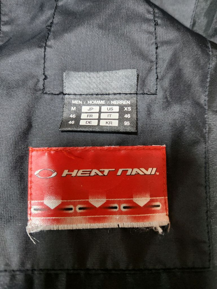 데상트 아우디 스위스팀 오리털 숏패딩90-95사이즈 팔아요 이미지