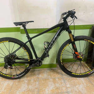 카본프레임 mtb 자전거 이미지