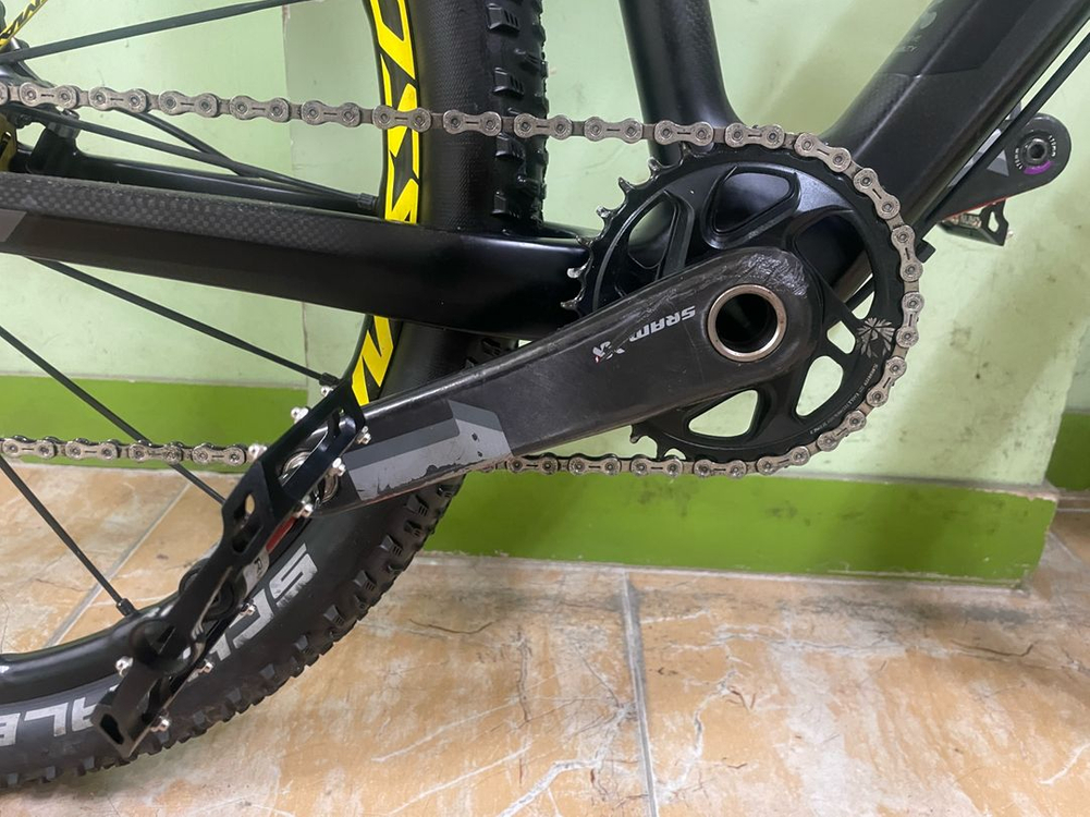 카본프레임 mtb 자전거 이미지