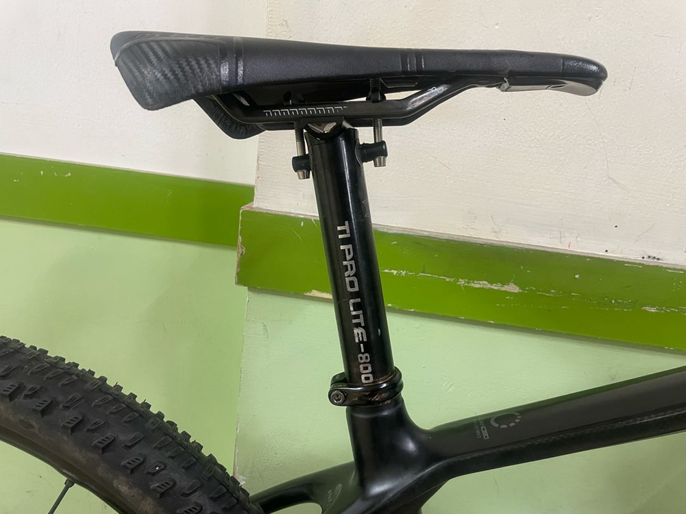 카본프레임 mtb 자전거 이미지