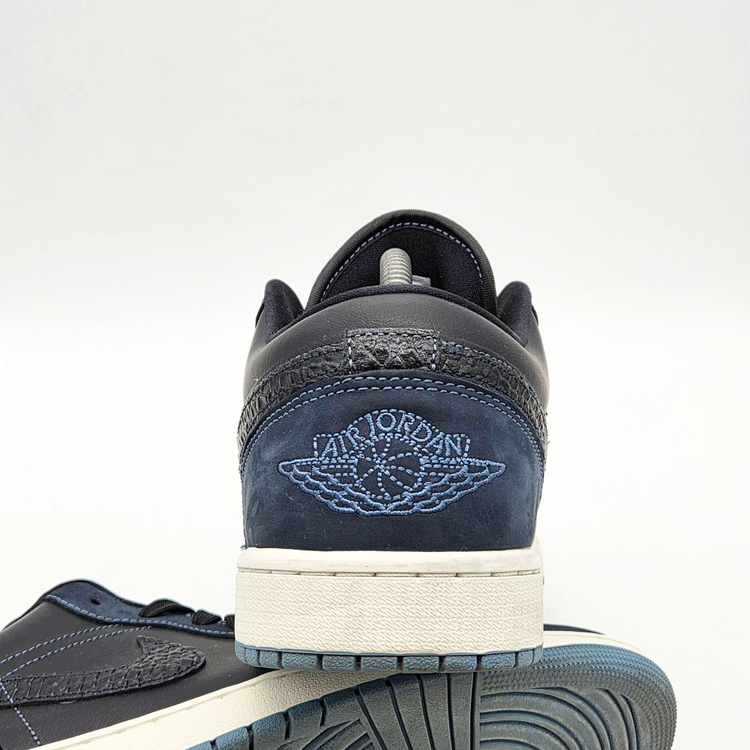 나이키 에어 조던1 로우 SE 블랙 다크 옵시디언 (290) 이미지