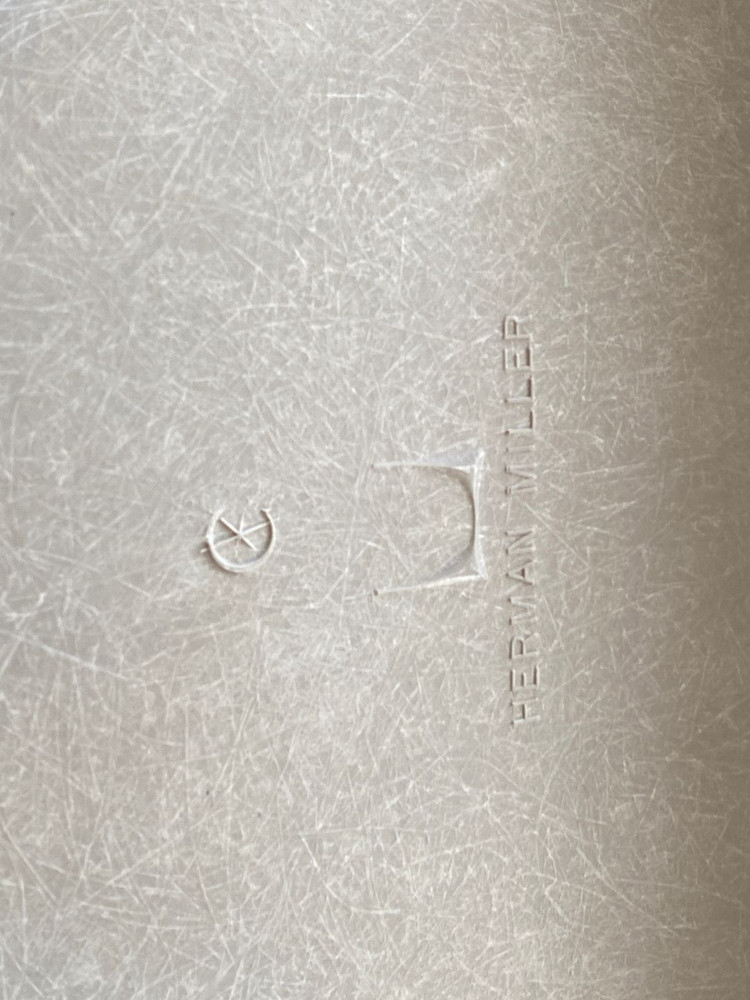 임스 파이버글래스 체어 eames dss chair 이미지