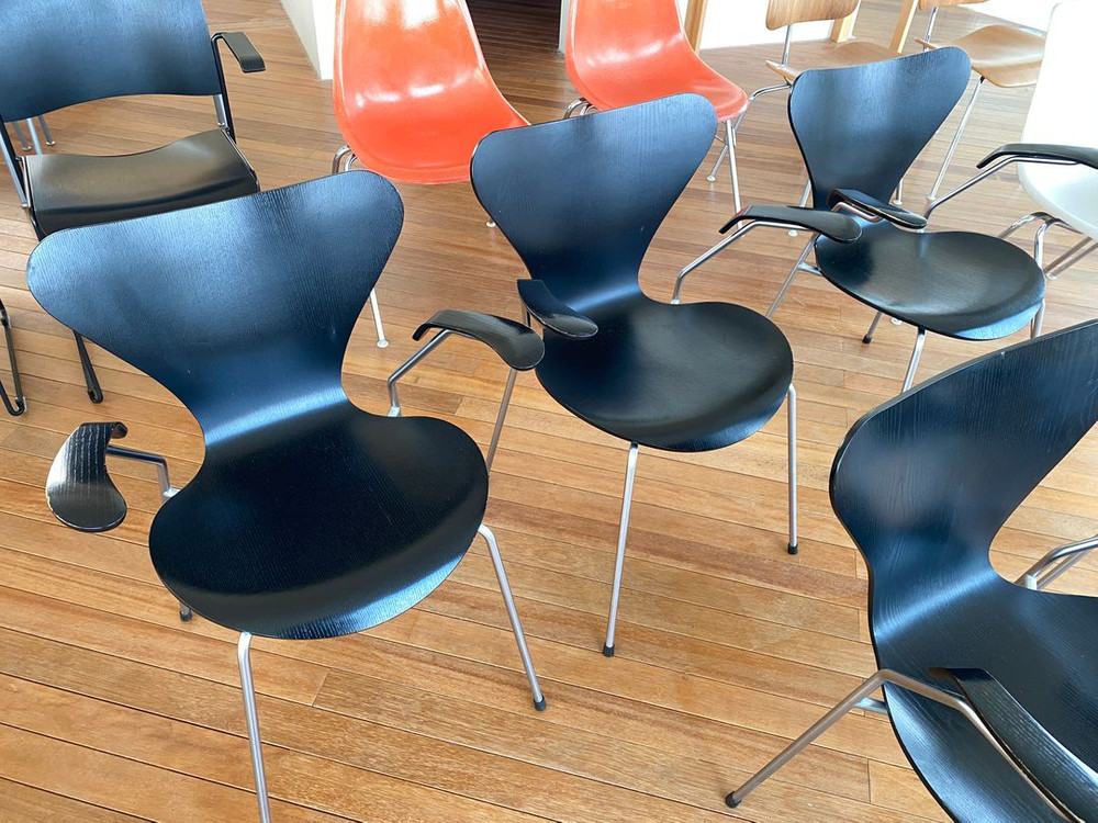 프리츠한센 3207 Series 7 세븐체어 세븐암체어 이미지