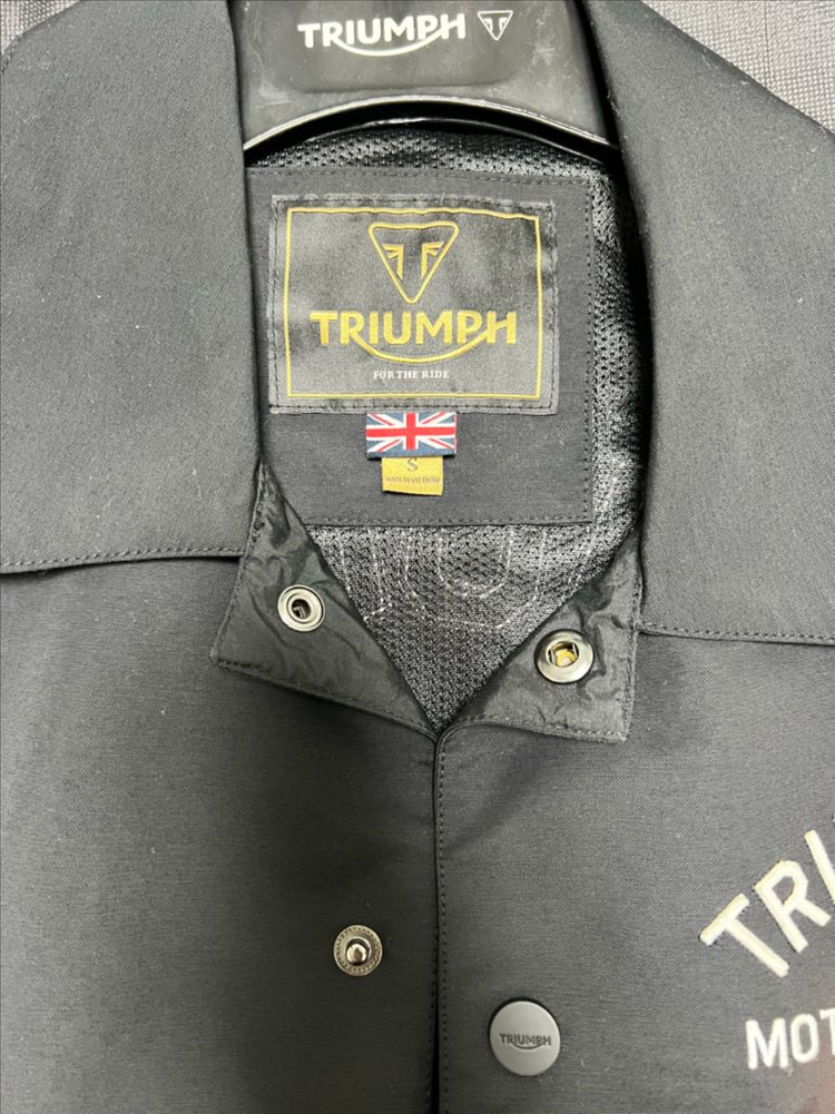 트라이엄프 코치자켓 이미지