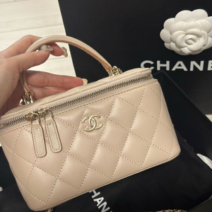 샤넬 탑핸들 직사각 베니티 베이지 이미지