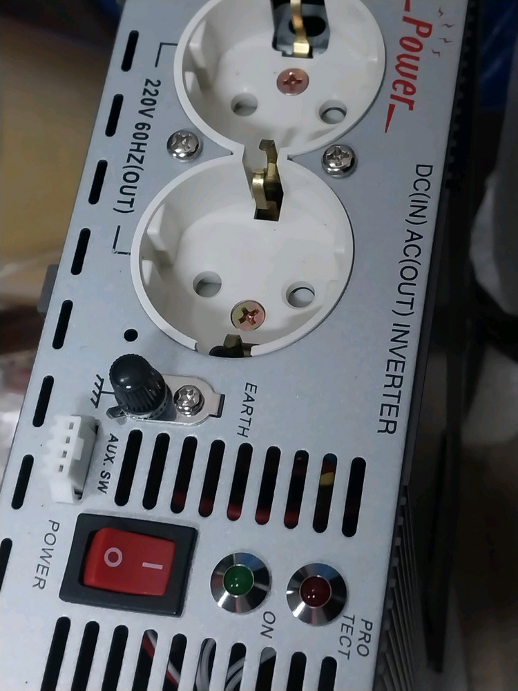 인파워텍 12V 인버터/IPT-2000WL/입력12V/최대출력 2500W/디지털파워인버터/ 이미지