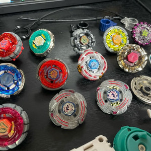 메탈베이블레이드 팽이 일괄 택포 (13종+런쳐 6종)