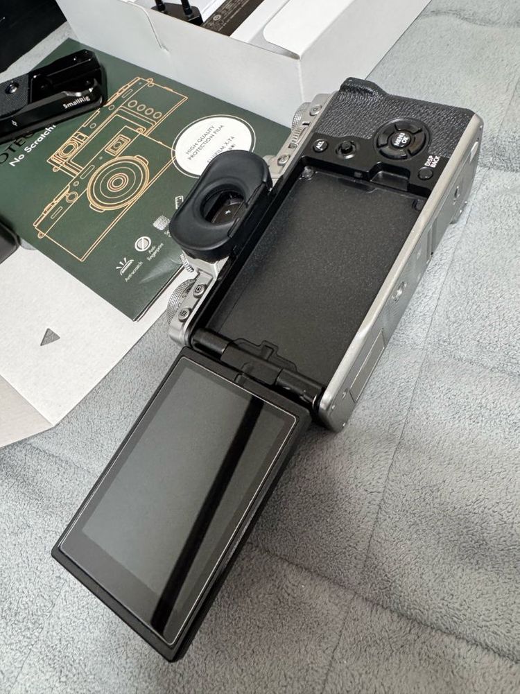 후지필름 X-T4 실버 바디 이미지