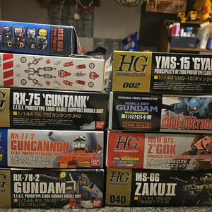 건담 프라모델 및 트랜스포머 피규어 세트