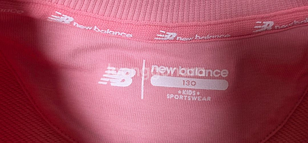 뉴발란스키즈 트리하우스 스웻셔츠 맨투맨 핑크 130 판매합니다.--2